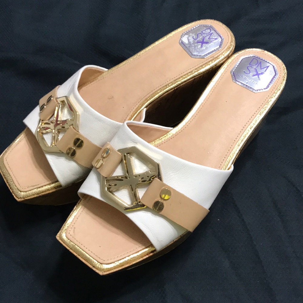Lightly used Donald Pliner DMSX ** shoe sale ** - Picture 2 of 8